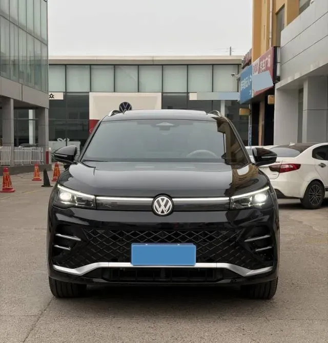 2025 Volkswagen Tiguan L 2.0T 220HP L4 7DCT,autocango,china used car exporter,china ev exporter,chinese used car exporter,chinese used ev exporter