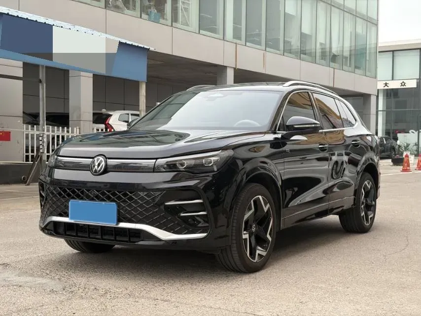 2025 Volkswagen Tiguan L 2.0T 220HP L4 7DCT,autocango,china used car exporter,china ev exporter,chinese used car exporter,chinese used ev exporter