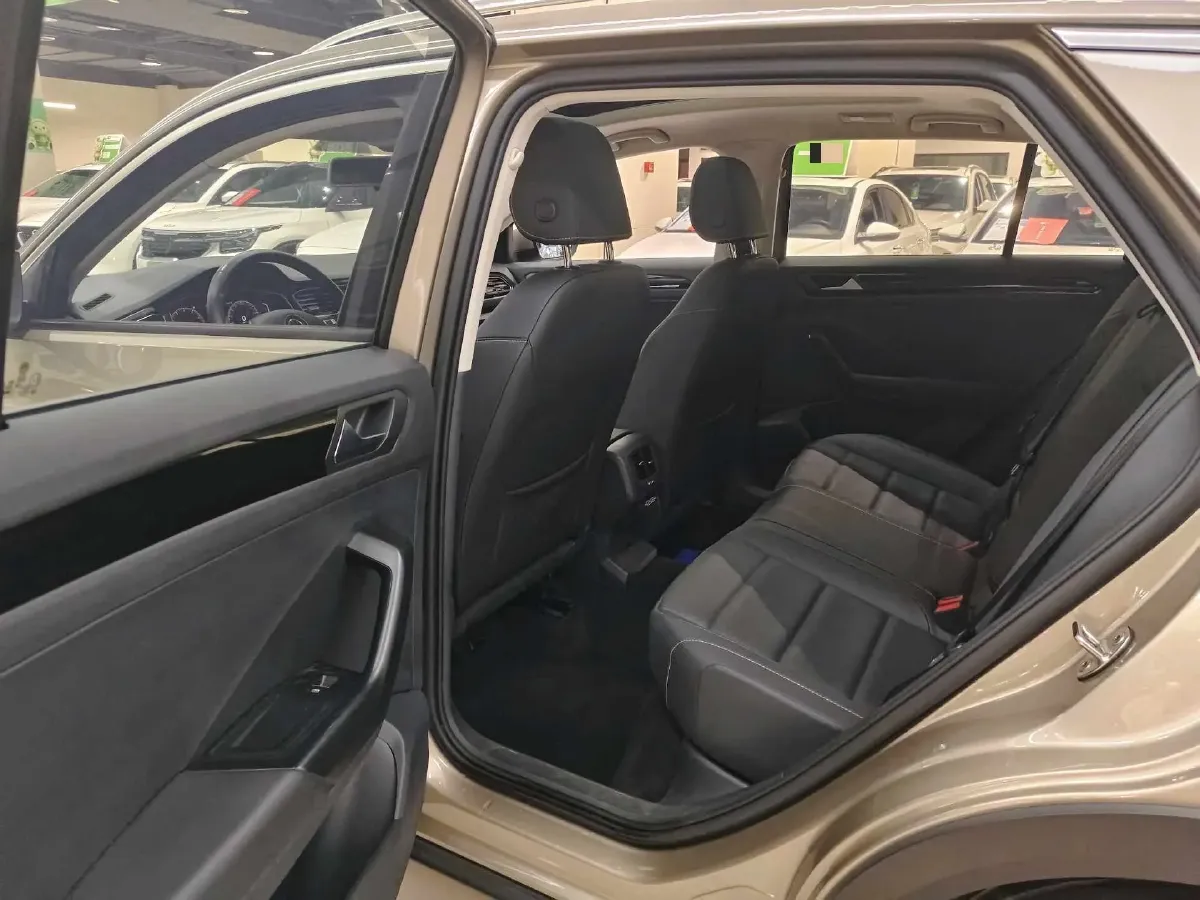 2022 Volkswagen T-Roc 1.4T 150HP L4 7DCT,autocango,china used car exporter,china ev exporter,chinese used car exporter,chinese used ev exporter