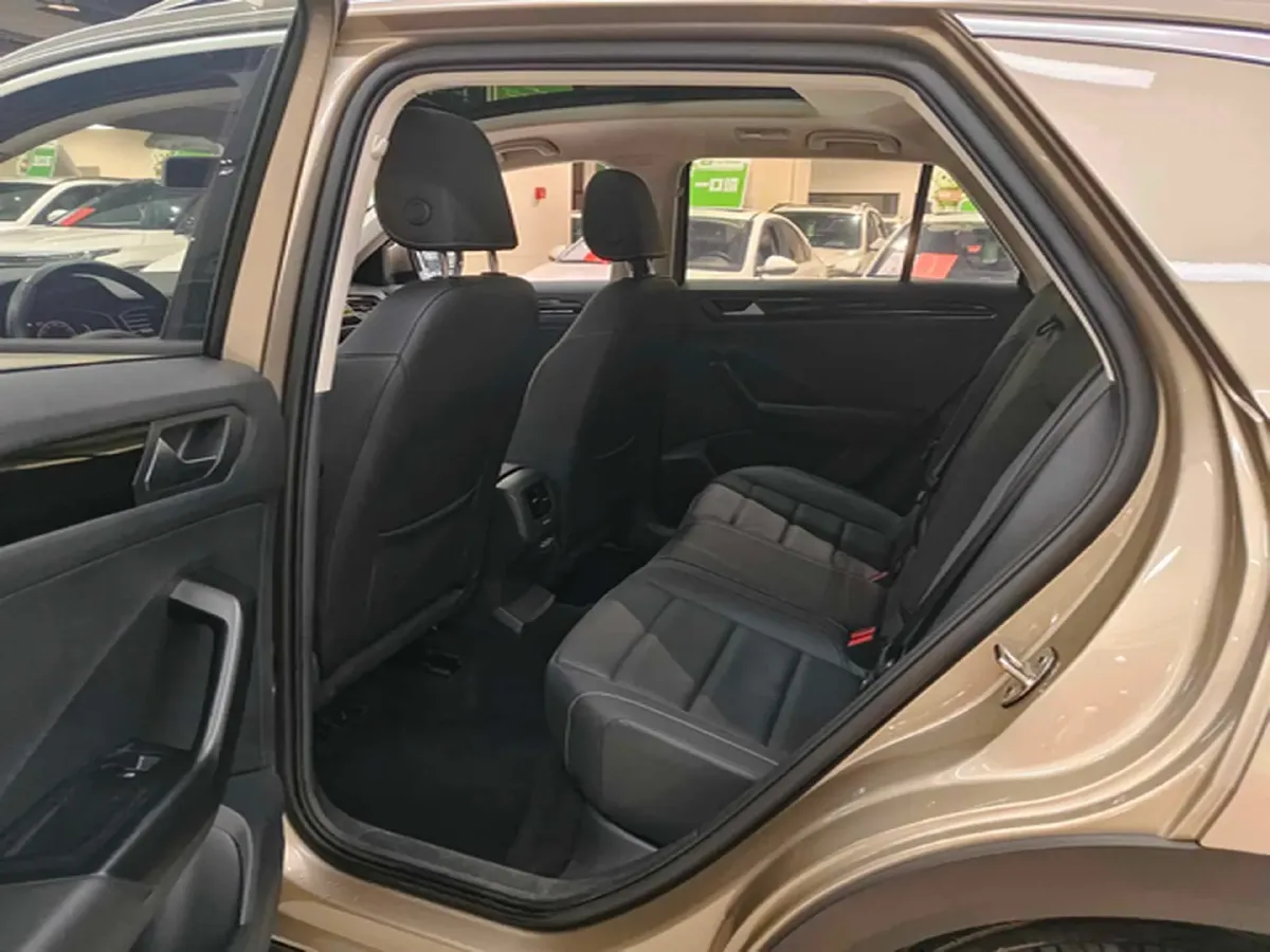 2022 Volkswagen T-Roc 1.4T 150HP L4 7DCT,autocango,china used car exporter,china ev exporter,chinese used car exporter,chinese used ev exporter