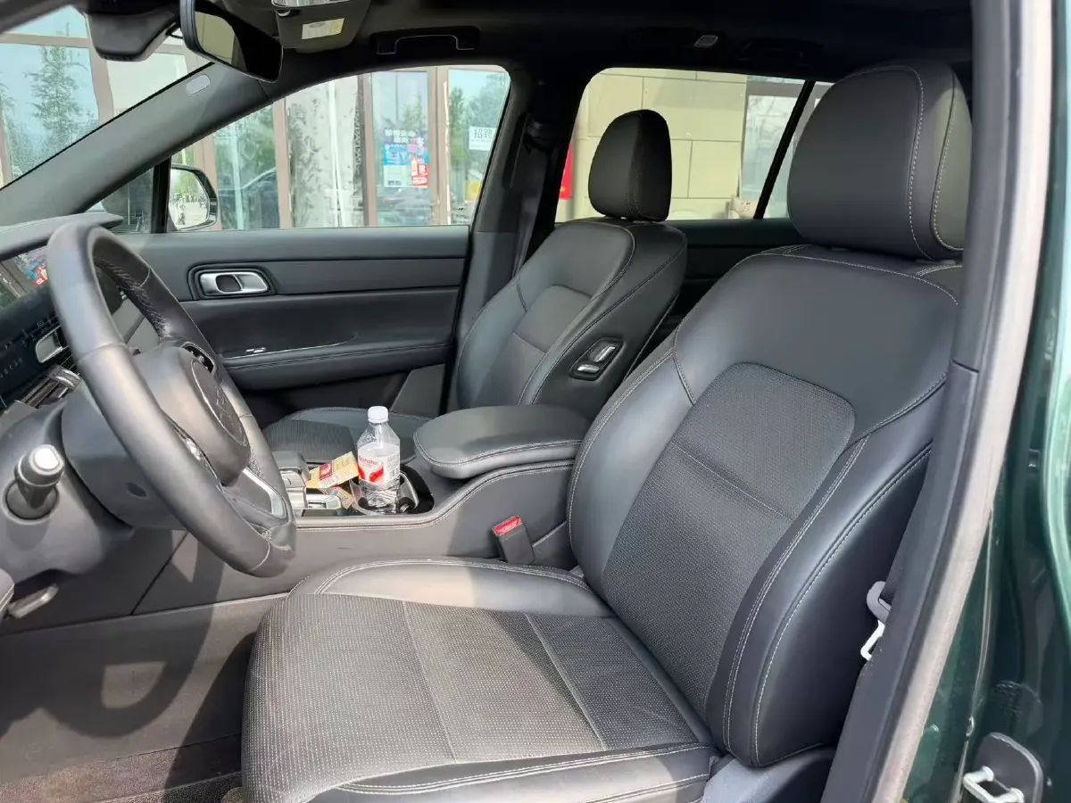 2021 Li ONE Range Extended 131HP REEV 40.5KWH,autocango,china used car exporter,china ev exporter,chinese used car exporter,chinese used ev exporter