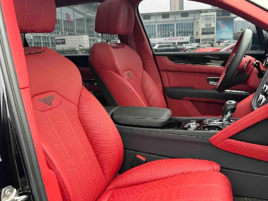 2022 Bentley Bentayga 4.0T 550HP V8 8AT,autocango,china used car exporter,china ev exporter,chinese used car exporter,chinese used ev exporter