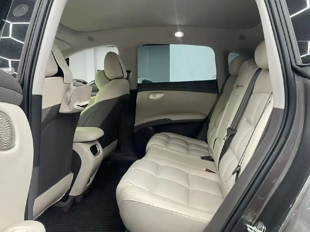 2025 IM LS6 BEV 100KWH,autocango,china used car exporter,china ev exporter,chinese used car exporter,chinese used ev exporter