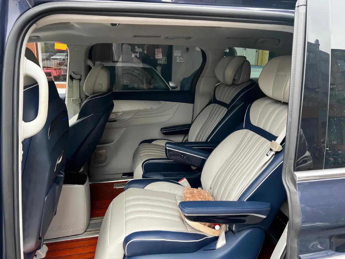 2021 Roewe iMAX8 2.0T 234HP L4 8AT,autocango,china used car exporter,china ev exporter,chinese used car exporter,chinese used ev exporter