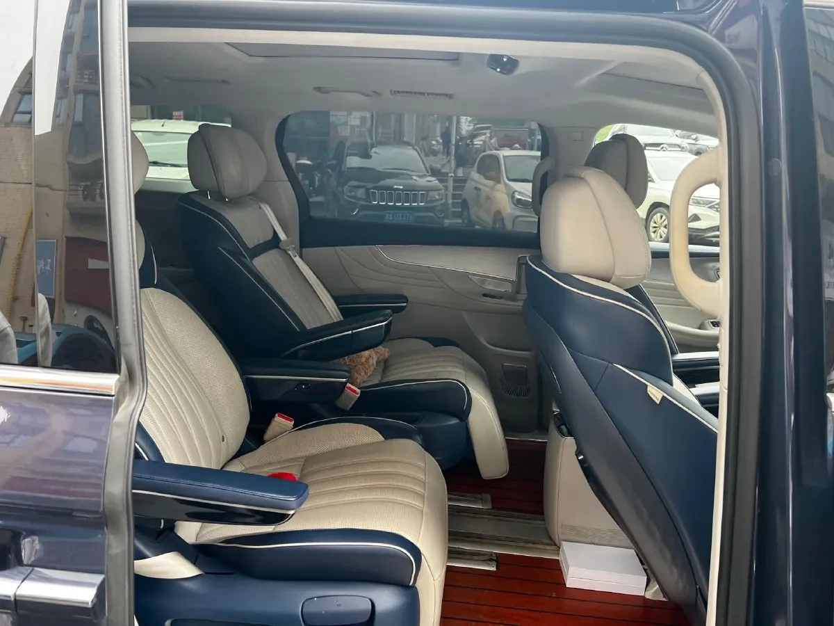 2021 Roewe iMAX8 2.0T 234HP L4 8AT,autocango,china used car exporter,china ev exporter,chinese used car exporter,chinese used ev exporter