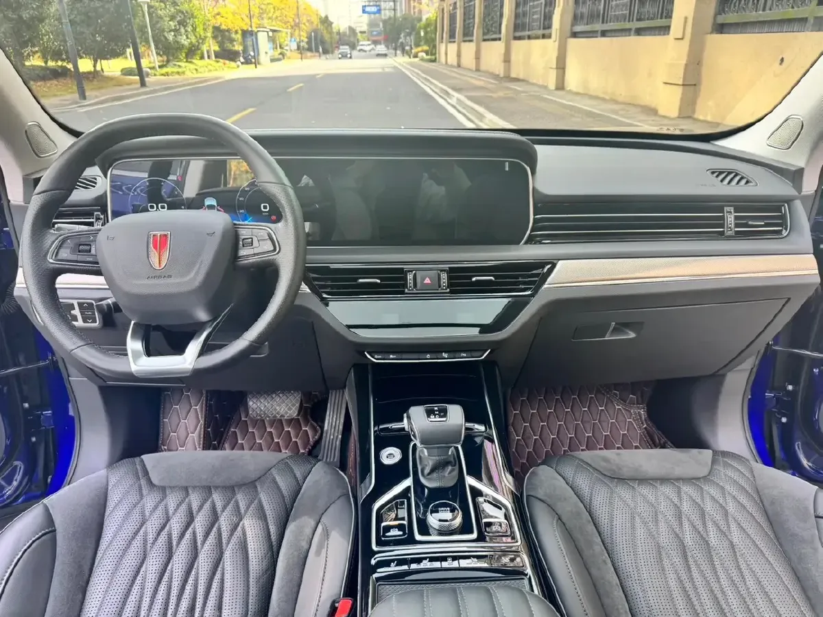 2022 HongQi HS5 2.0T 224HP L4 6AT,autocango,china used car exporter,china ev exporter,chinese used car exporter,chinese used ev exporter