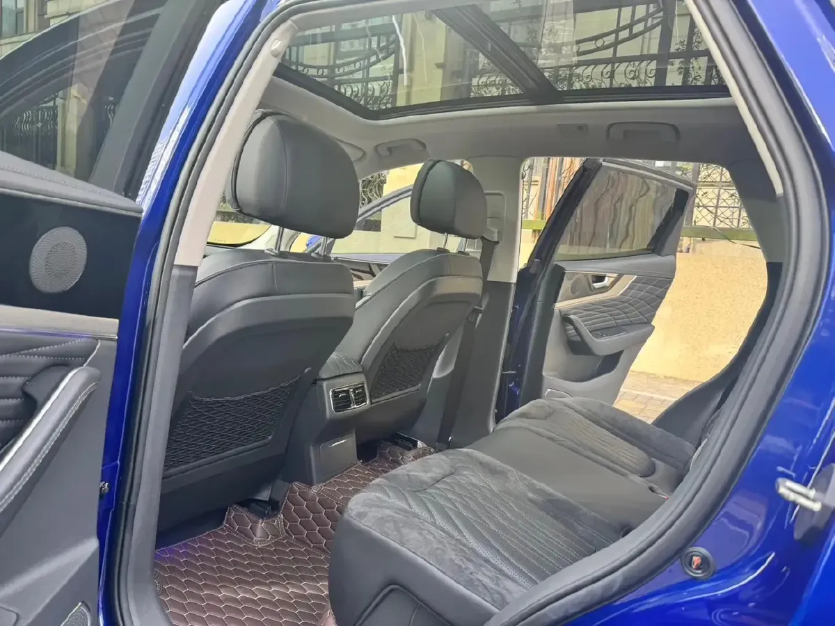 2022 HongQi HS5 2.0T 224HP L4 6AT,autocango,china used car exporter,china ev exporter,chinese used car exporter,chinese used ev exporter