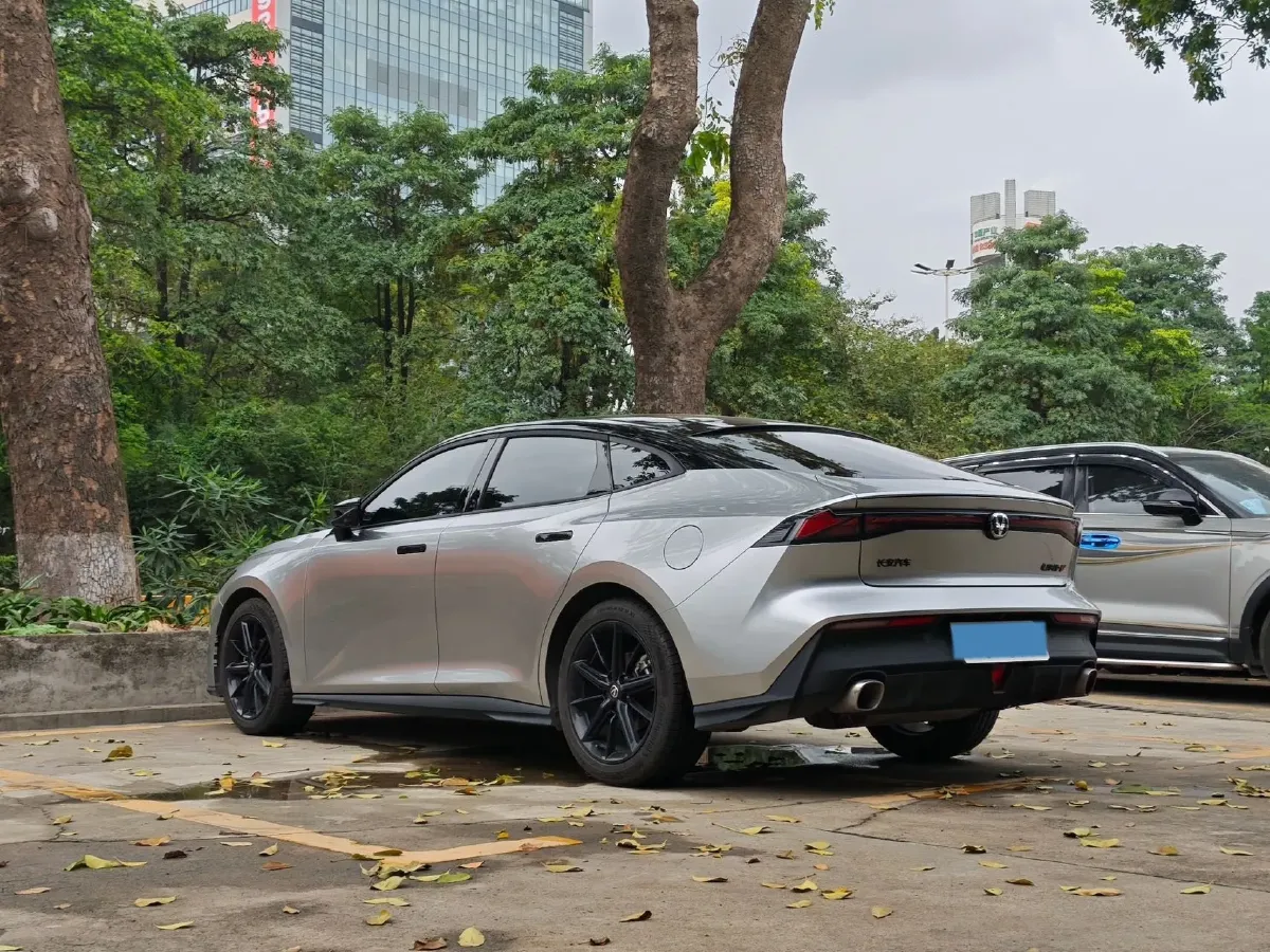 2022 ChangAn UNI-V 1.5T 188HP L4 7DCT,autocango,china used car exporter,china ev exporter,chinese used car exporter,chinese used ev exporter