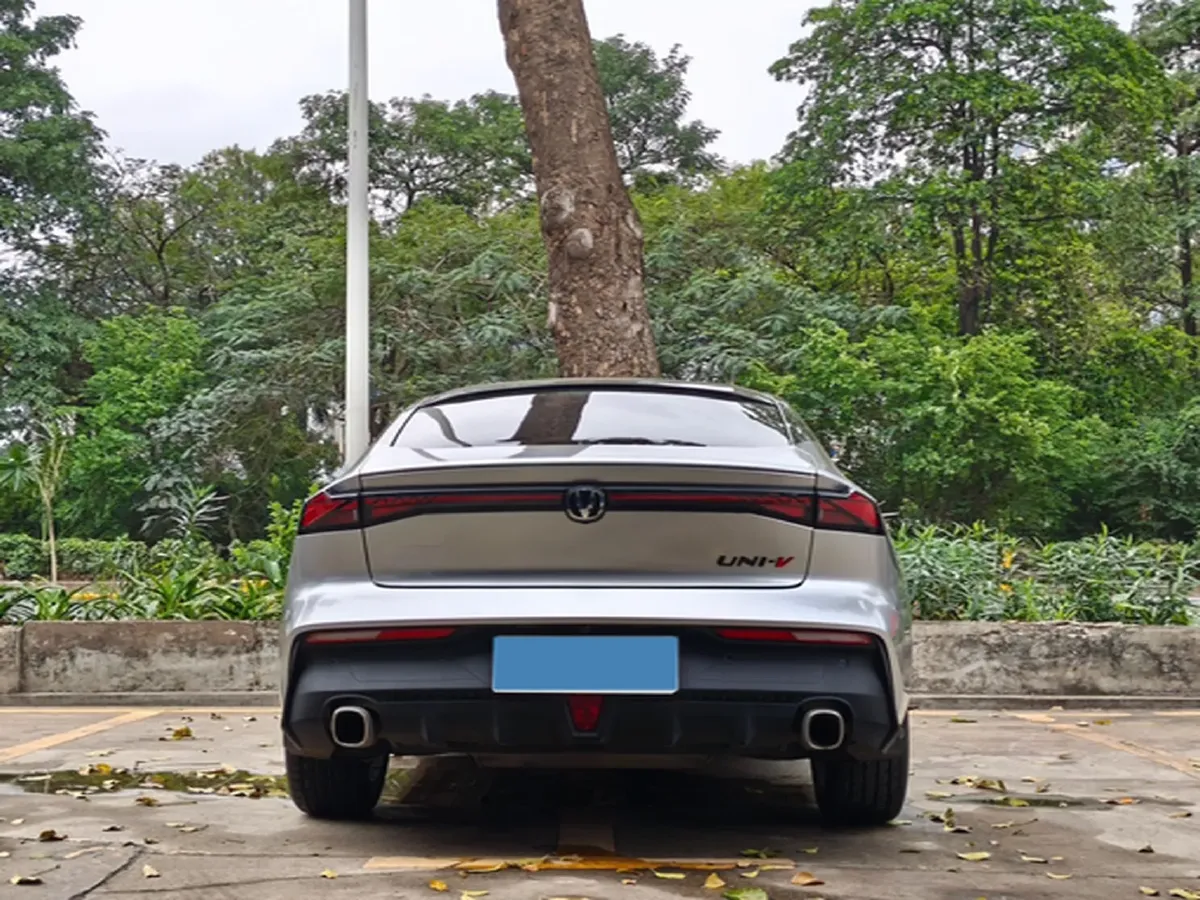 2022 ChangAn UNI-V 1.5T 188HP L4 7DCT,autocango,china used car exporter,china ev exporter,chinese used car exporter,chinese used ev exporter