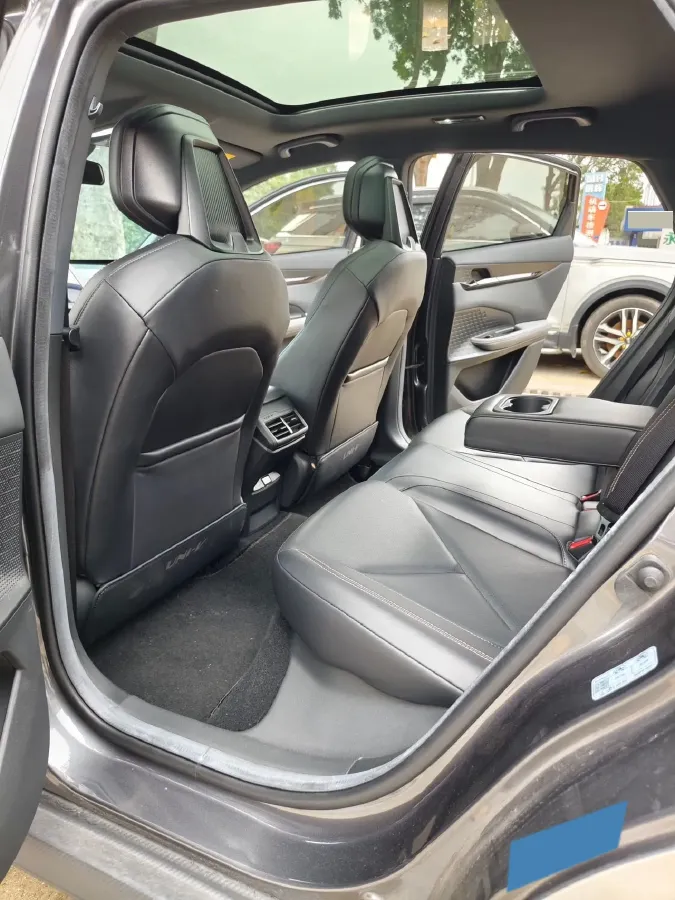 2022 ChangAn UNI-V 1.5T 188HP L4 7DCT,autocango,china used car exporter,china ev exporter,chinese used car exporter,chinese used ev exporter