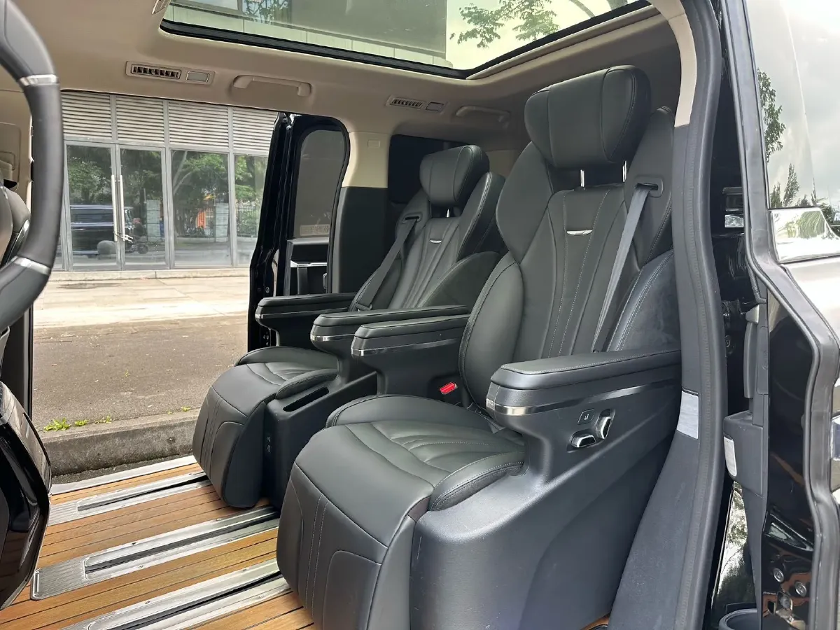 2023 HongQi HQ9 2.0T 252HP L4 8AT,autocango,china used car exporter,china ev exporter,chinese used car exporter,chinese used ev exporter