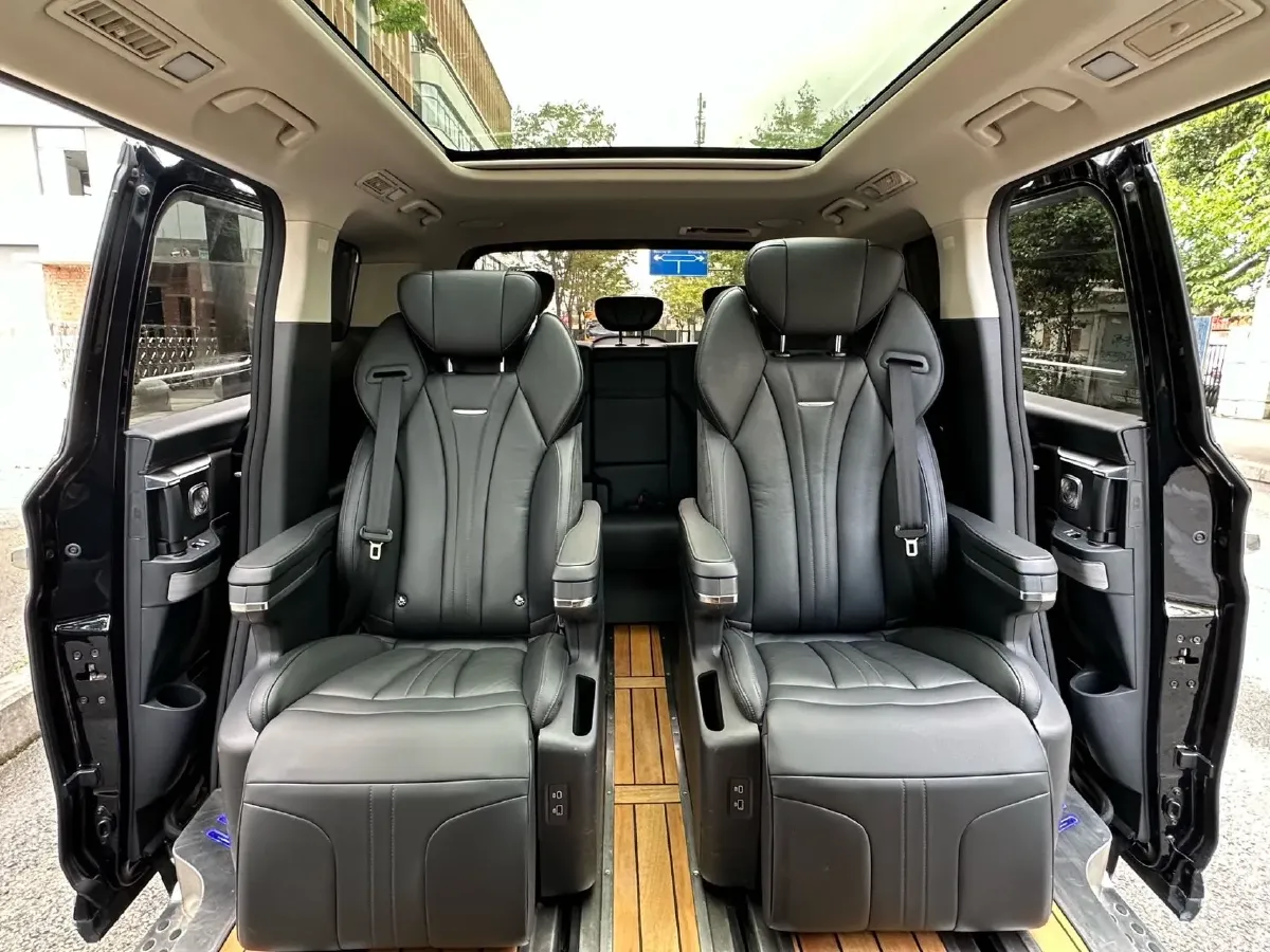 2023 HongQi HQ9 2.0T 252HP L4 8AT,autocango,china used car exporter,china ev exporter,chinese used car exporter,chinese used ev exporter