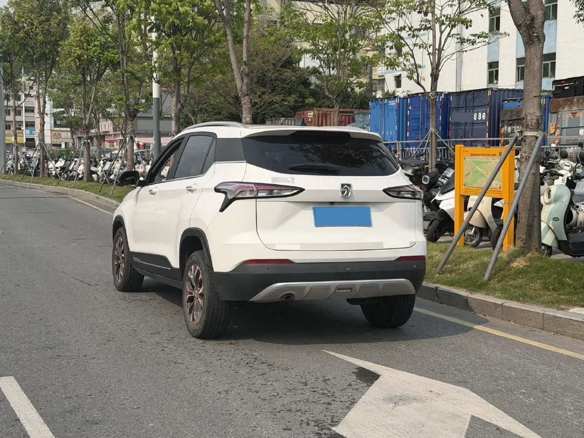 2019 BaoJun RM-5 1.5L 99HP L4 6MT,autocango,china used car exporter,china ev exporter,chinese used car exporter,chinese used ev exporter