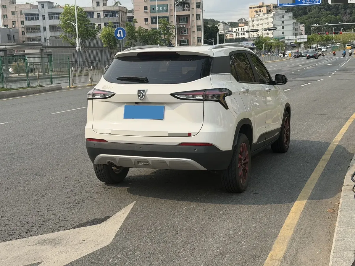 2019 BaoJun RM-5 1.5L 99HP L4 6MT,autocango,china used car exporter,china ev exporter,chinese used car exporter,chinese used ev exporter