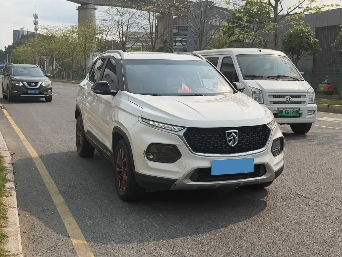 2019 BaoJun RM-5 1.5L 99HP L4 6MT,autocango,china used car exporter,china ev exporter,chinese used car exporter,chinese used ev exporter