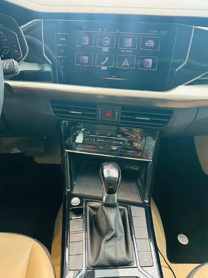 2022 Volkswagen Lamando 1.4T 150HP L4 7DCT,autocango,china used car exporter,china ev exporter,chinese used car exporter,chinese used ev exporter