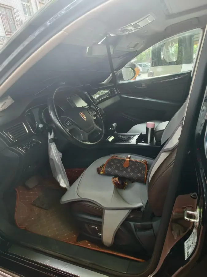 2019 HongQi H7 1.8T 188HP L4 6AT,autocango,china used car exporter,china ev exporter,chinese used car exporter,chinese used ev exporter