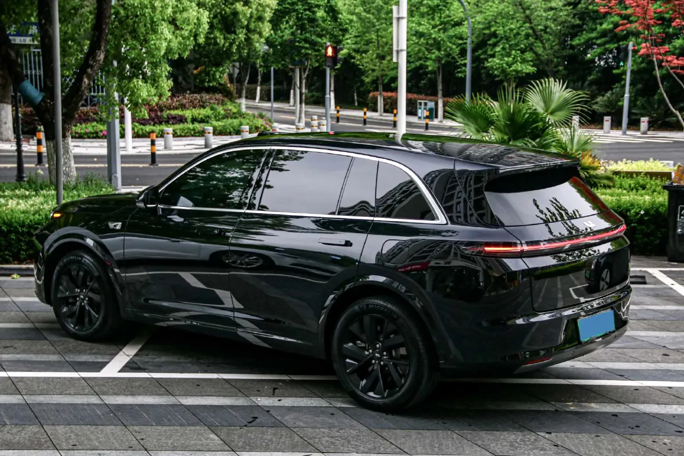 2023 Li L7 Range Extended 154HP REEV 40.9KWH,autocango,china used car exporter,china ev exporter,chinese used car exporter,chinese used ev exporter