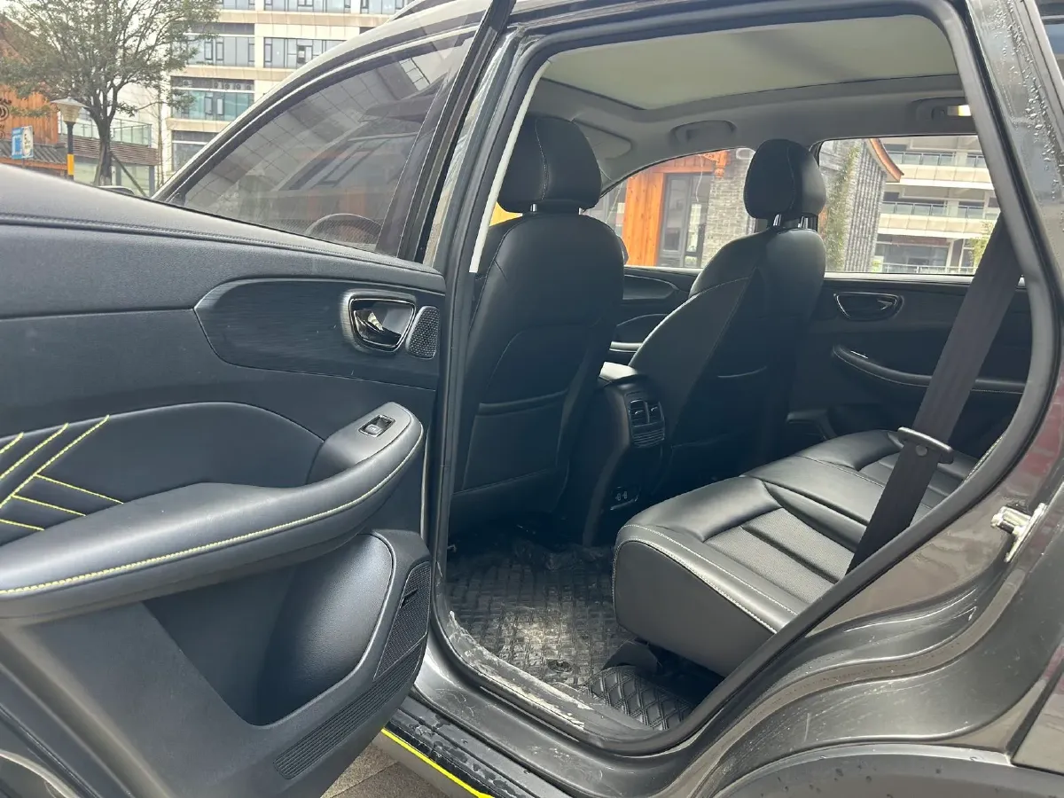 2021 Roewe RX5 1.5T 181HP L4 7DCT,autocango,china used car exporter,china ev exporter,chinese used car exporter,chinese used ev exporter