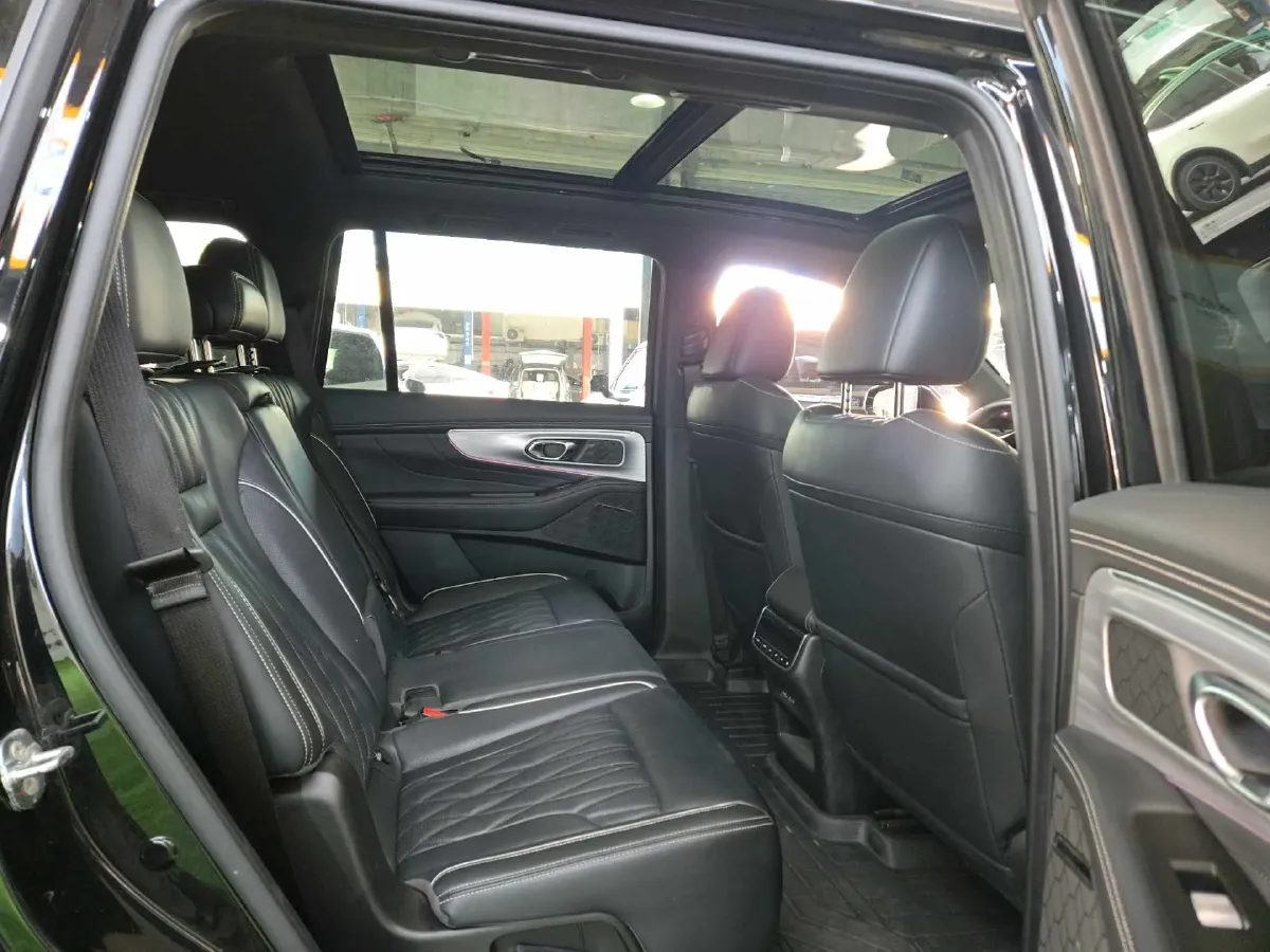 2022 GAC Trumpchi GS8 2.0T 252HP L4 8AT,autocango,china used car exporter,china ev exporter,chinese used car exporter,chinese used ev exporter