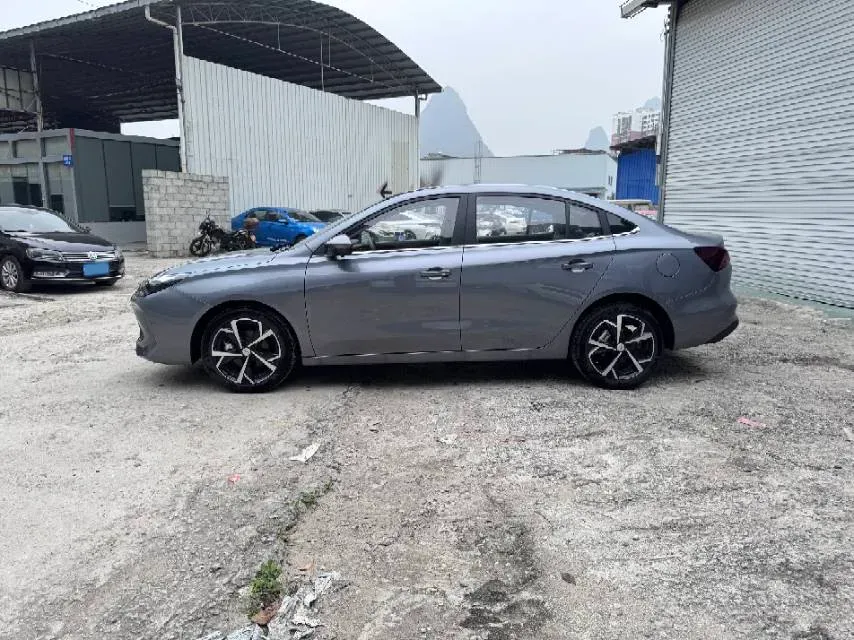2026 Roewe i5 1.5L 129HP L4 CVT,autocango,china used car exporter,china ev exporter,chinese used car exporter,chinese used ev exporter