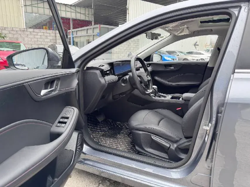 2026 Roewe i5 1.5L 129HP L4 CVT,autocango,china used car exporter,china ev exporter,chinese used car exporter,chinese used ev exporter