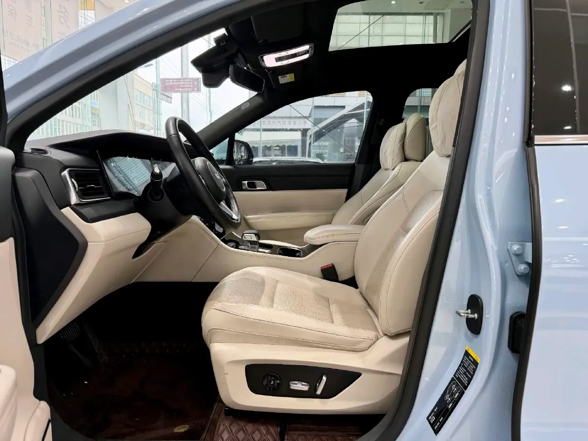 2021 Li ONE Range Extended 131HP REEV 40.5KWH,autocango,china used car exporter,china ev exporter,chinese used car exporter,chinese used ev exporter