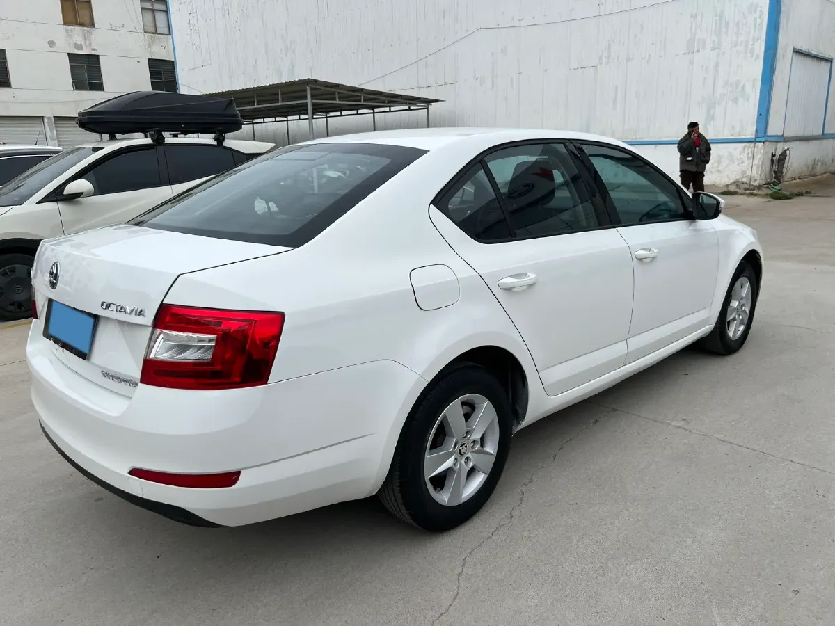 2017 Skoda Octavia 1.6L 110HP L4 6AT,autocango,china used car exporter,china ev exporter,chinese used car exporter,chinese used ev exporter