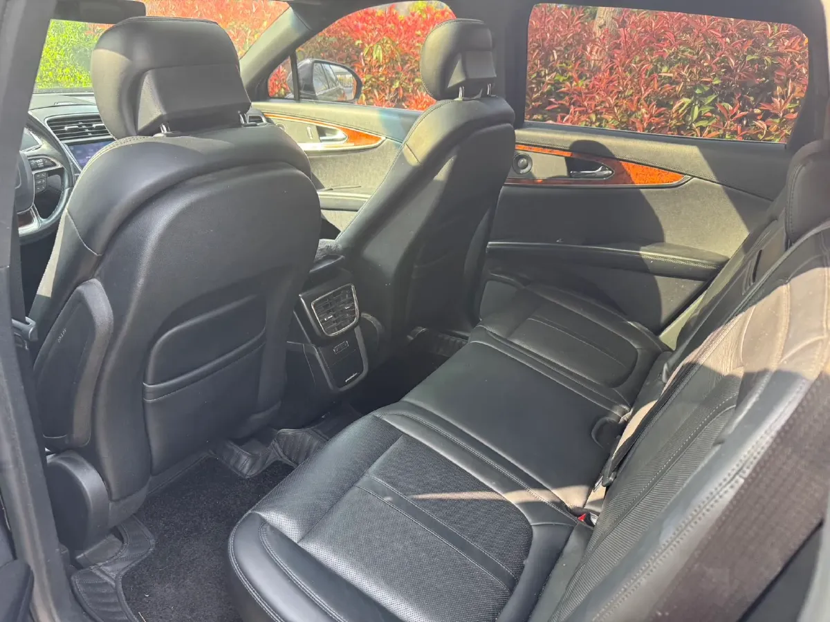 2019 Lincoln Nautilus 2.7T 329HP V6 8AT,autocango,china used car exporter,china ev exporter,chinese used car exporter,chinese used ev exporter