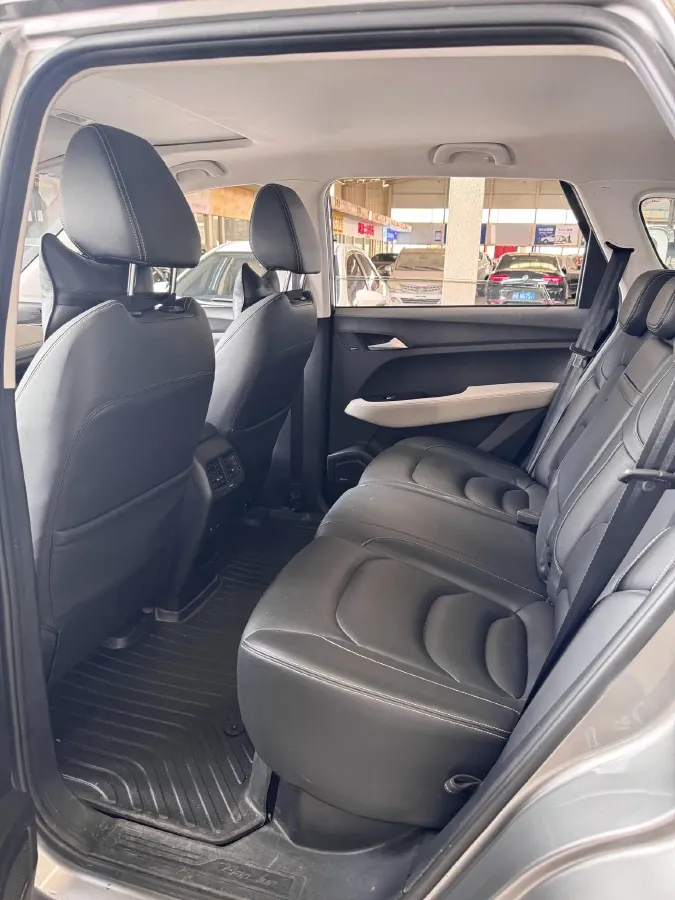 2019 BaoJun 530 1.5T 151HP L4 CVT,autocango,china used car exporter,china ev exporter,chinese used car exporter,chinese used ev exporter