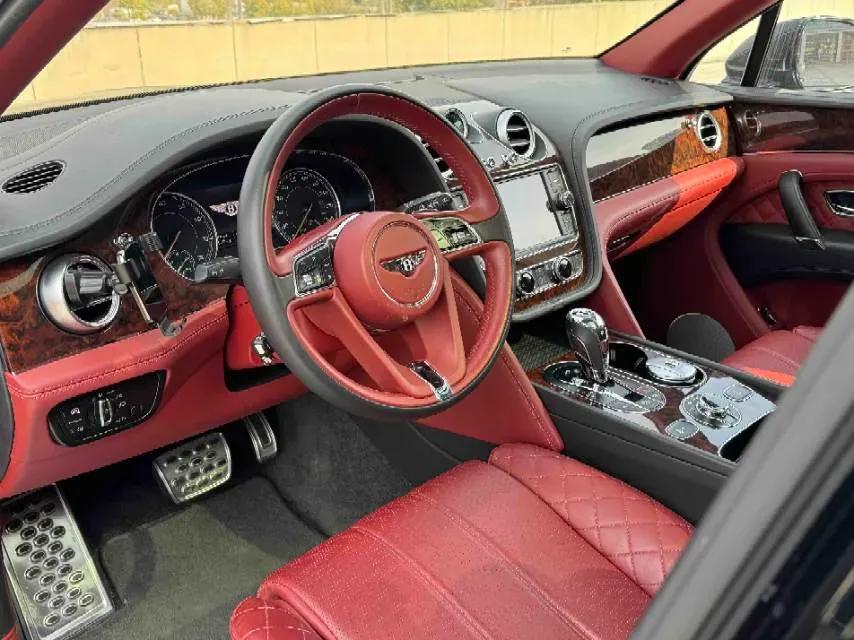 2017 Bentley Bentayga 6.0T 608HP W12 8AT,autocango,china used car exporter,china ev exporter,chinese used car exporter,chinese used ev exporter