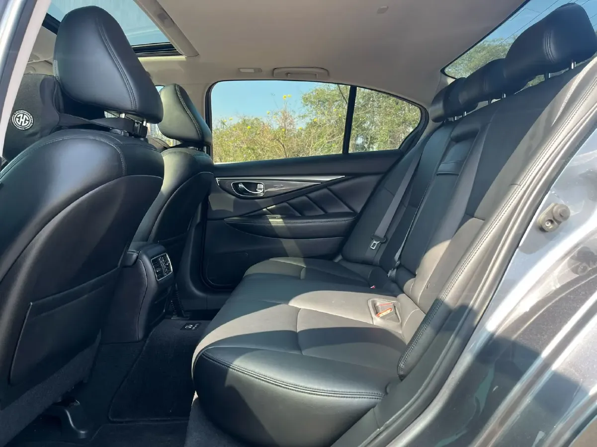 2021 Infiniti Q50L 2.0T 211HP L4 7AT,autocango,china used car exporter,china ev exporter,chinese used car exporter,chinese used ev exporter