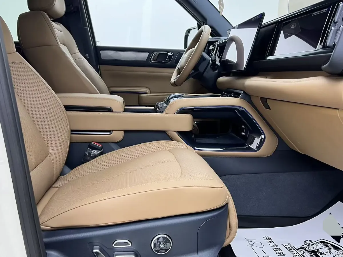 2025 FangChengBao Bao 5 1.5T 194HP L4 E-CVT PHEV,autocango,china used car exporter,china ev exporter,chinese used car exporter,chinese used ev exporter