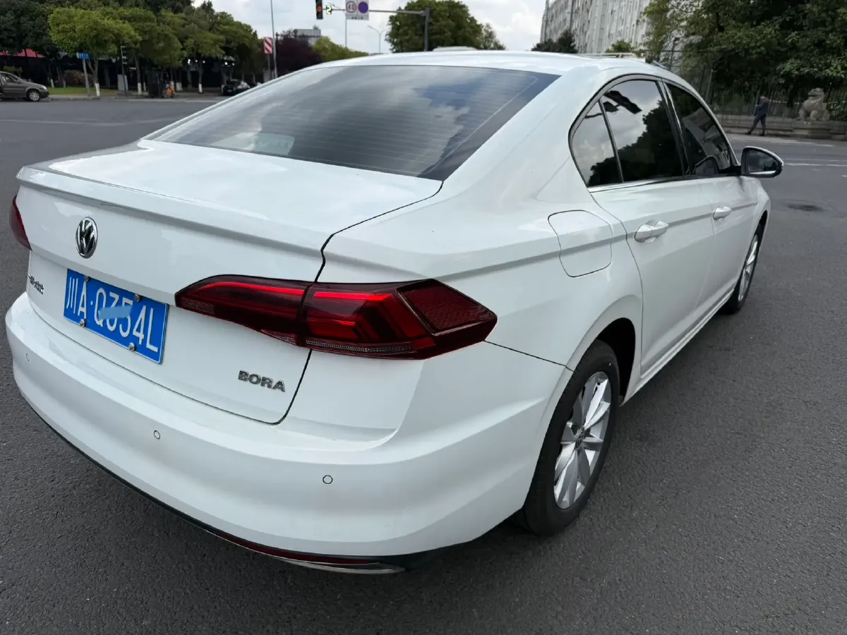 2019 Dongfeng RuiQi 6 2.4L 158HP L4 5MT,autocango,china used car exporter,china ev exporter,chinese used car exporter,chinese used ev exporter