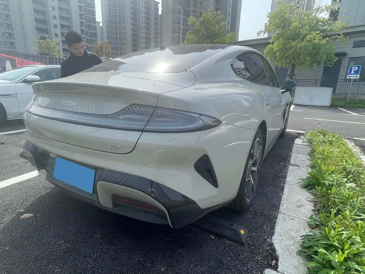 2024 MI SU7 BEV 73.6KWH,autocango,china used car exporter,china ev exporter,chinese used car exporter,chinese used ev exporter