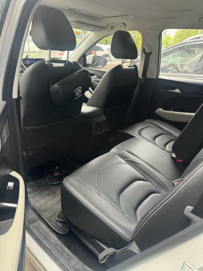 2019 BaoJun 530 1.5T 151HP L4 CVT,autocango,china used car exporter,china ev exporter,chinese used car exporter,chinese used ev exporter