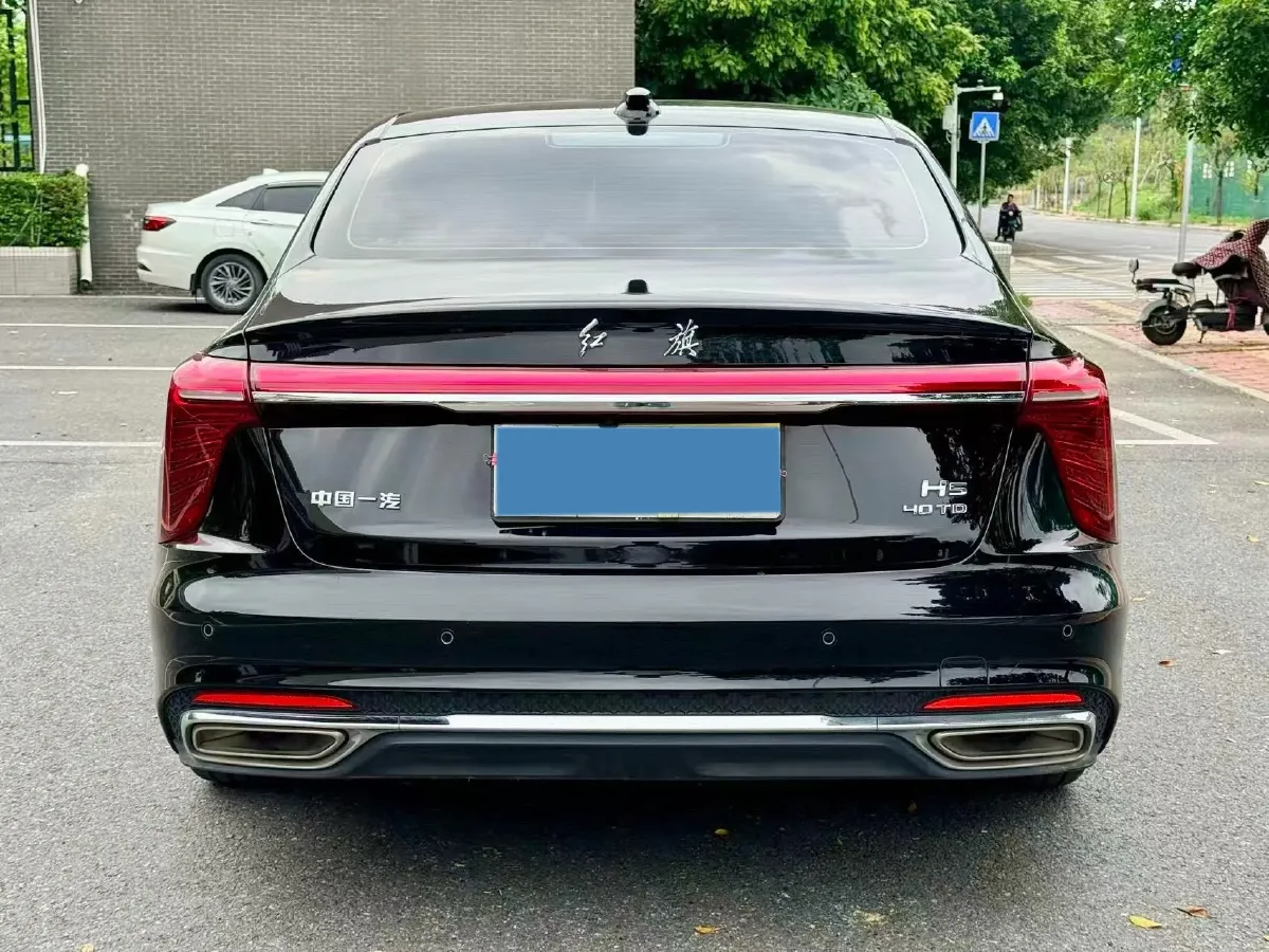 2024 HongQi H5 2.0T 224HP L4 8AT,autocango,china used car exporter,china ev exporter,chinese used car exporter,chinese used ev exporter