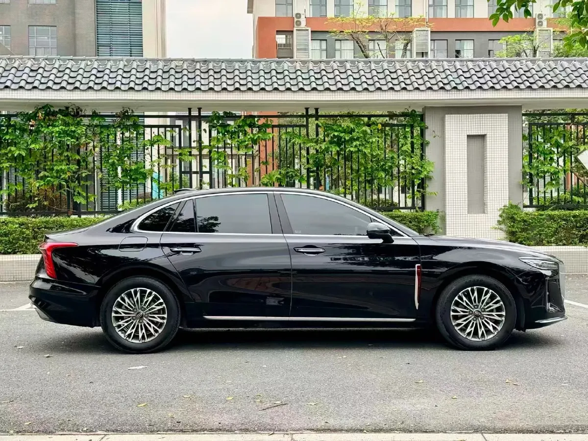 2024 HongQi H5 2.0T 224HP L4 8AT,autocango,china used car exporter,china ev exporter,chinese used car exporter,chinese used ev exporter