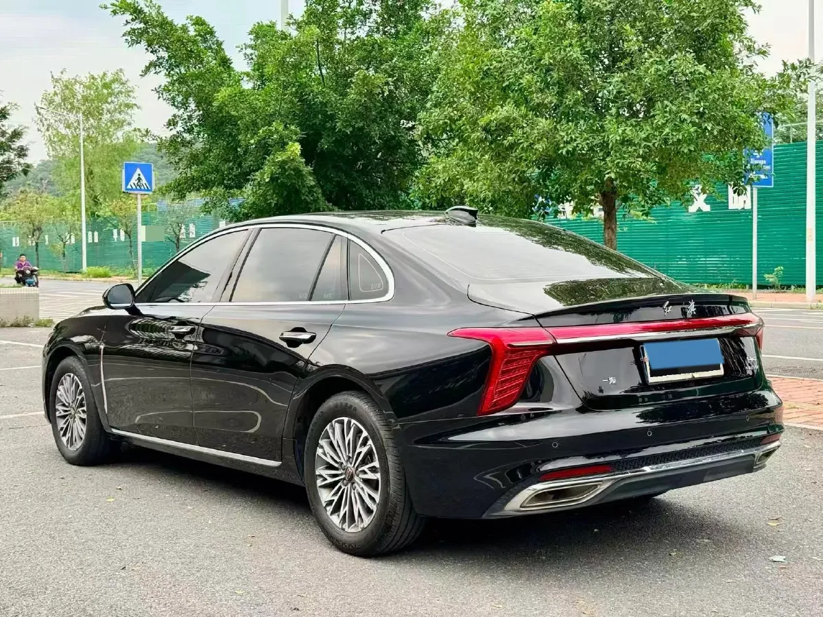2024 HongQi H5 2.0T 224HP L4 8AT,autocango,china used car exporter,china ev exporter,chinese used car exporter,chinese used ev exporter