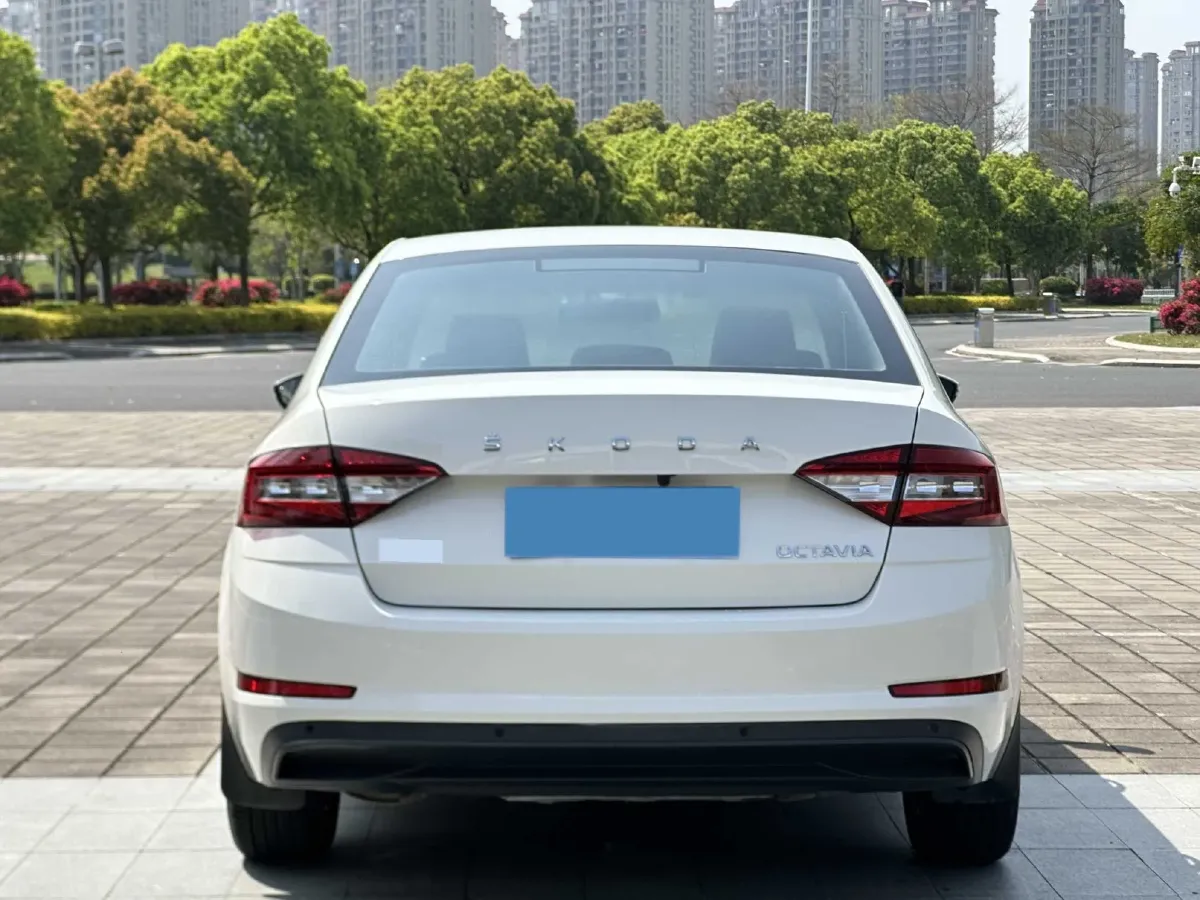 2020 Skoda Octavia 1.5L 113HP L4 6AT,autocango,china used car exporter,china ev exporter,chinese used car exporter,chinese used ev exporter