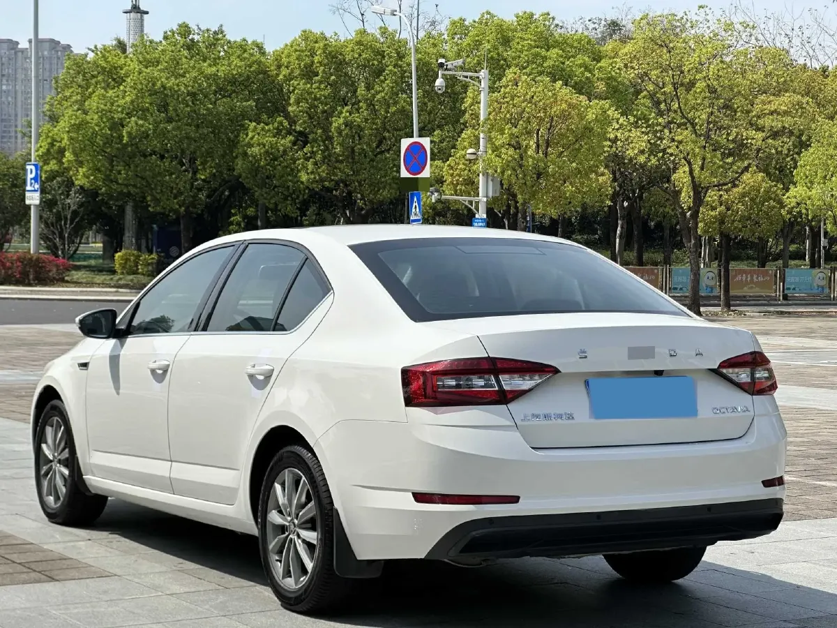 2020 Skoda Octavia 1.5L 113HP L4 6AT,autocango,china used car exporter,china ev exporter,chinese used car exporter,chinese used ev exporter
