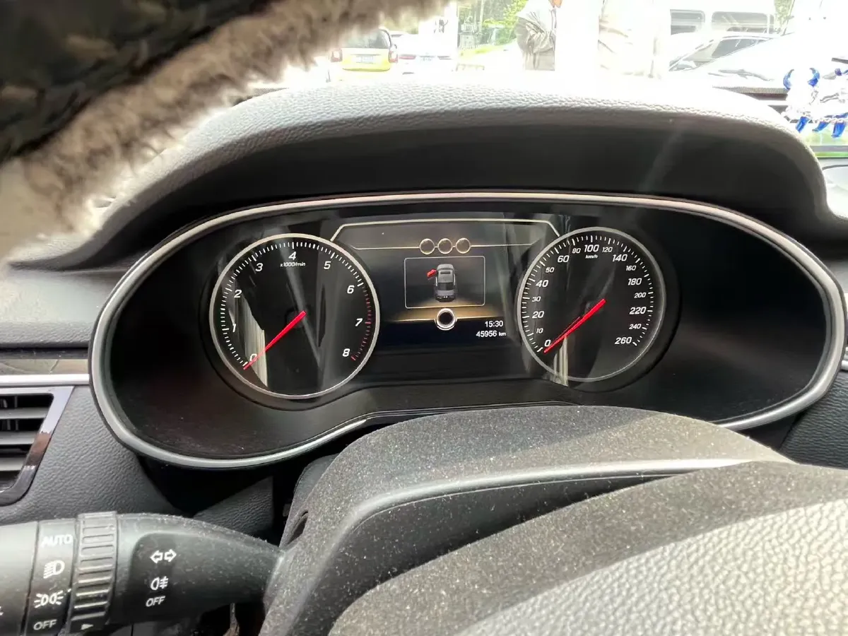 2022 HongQi H5 1.5T 169HP L4 7DCT,autocango,china used car exporter,china ev exporter,chinese used car exporter,chinese used ev exporter