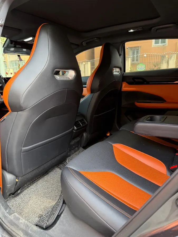 2024 ChangAn UNI-V 2.0T 233HP L4 8AT,autocango,china used car exporter,china ev exporter,chinese used car exporter,chinese used ev exporter