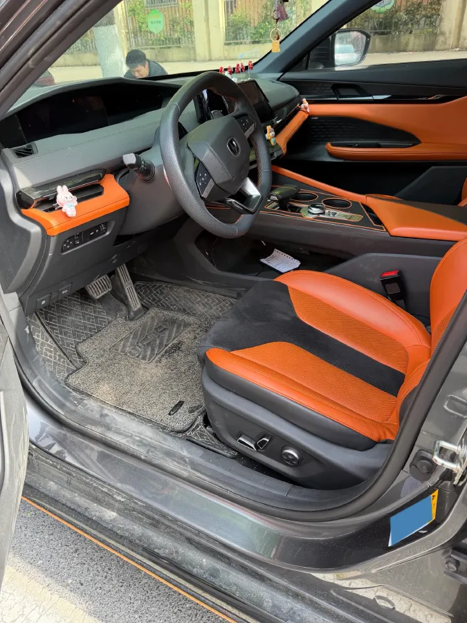 2024 ChangAn UNI-V 2.0T 233HP L4 8AT,autocango,china used car exporter,china ev exporter,chinese used car exporter,chinese used ev exporter