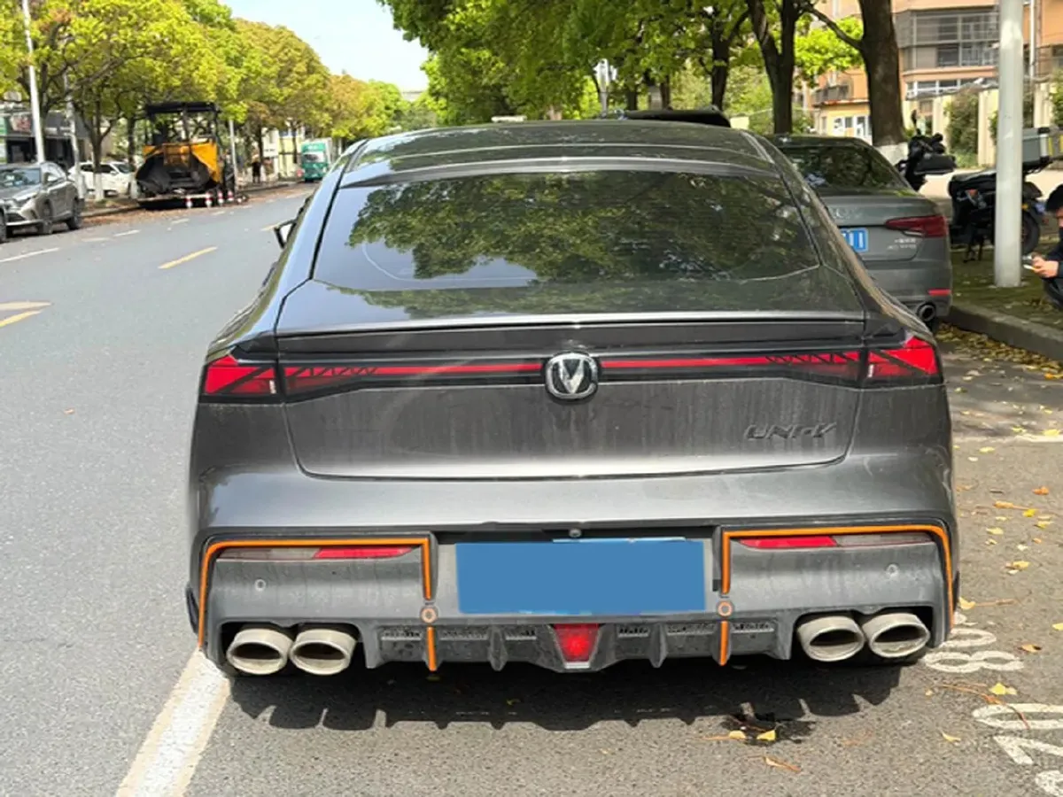 2024 ChangAn UNI-V 2.0T 233HP L4 8AT,autocango,china used car exporter,china ev exporter,chinese used car exporter,chinese used ev exporter