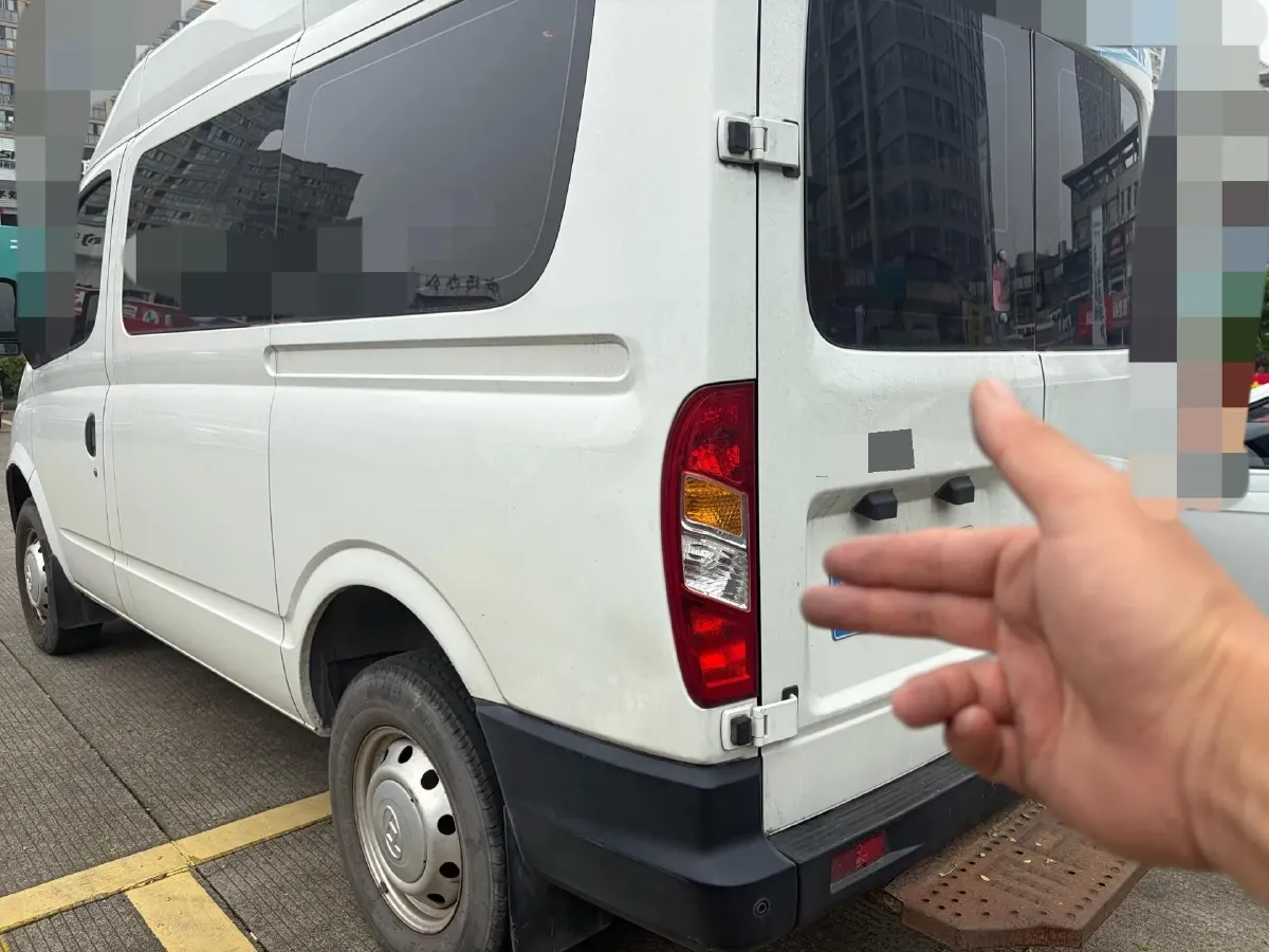 2019 MAXUS XinTu V80 2.0T 139HP L4 6MT,autocango,china used car exporter,china ev exporter,chinese used car exporter,chinese used ev exporter