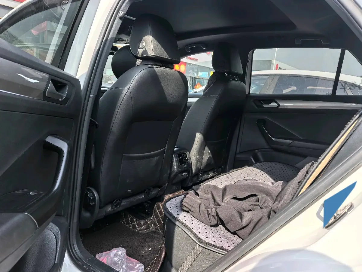 2020 Volkswagen T-Roc 1.4T 150HP L4 7DCT,autocango,china used car exporter,china ev exporter,chinese used car exporter,chinese used ev exporter