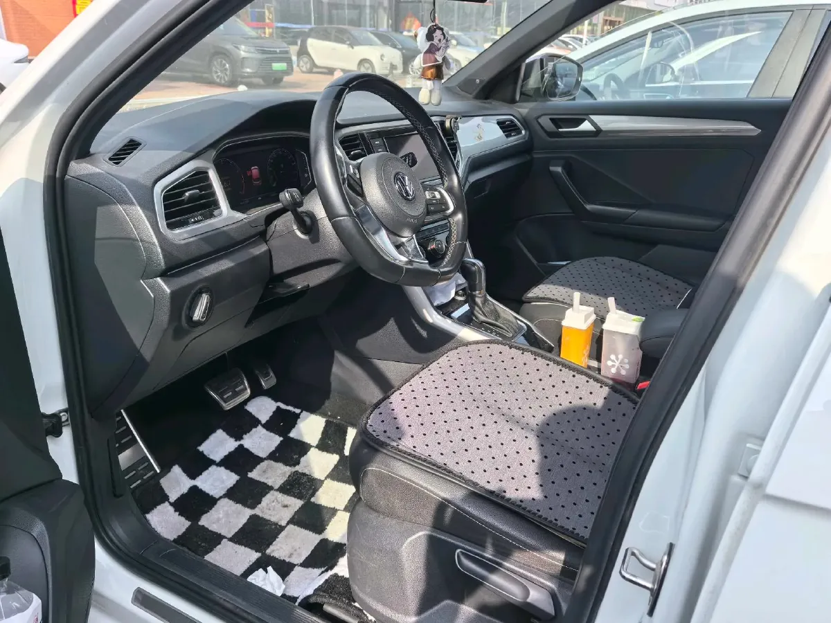 2020 Volkswagen T-Roc 1.4T 150HP L4 7DCT,autocango,china used car exporter,china ev exporter,chinese used car exporter,chinese used ev exporter