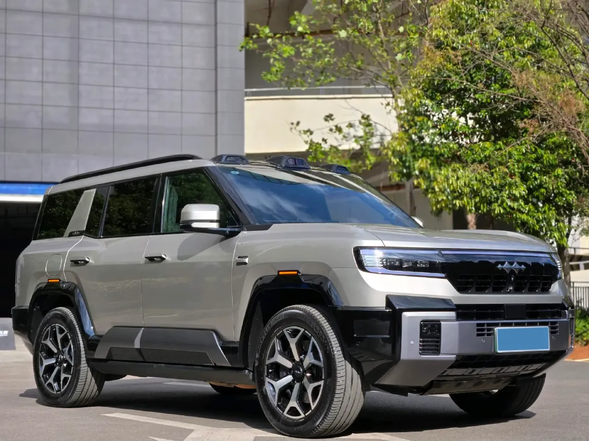 2025 FangChengBao Bao 8 2.0T 245HP L4 E-CVT PHEV 36.8KWH,autocango,china used car exporter,china ev exporter,chinese used car exporter,chinese used ev exporter