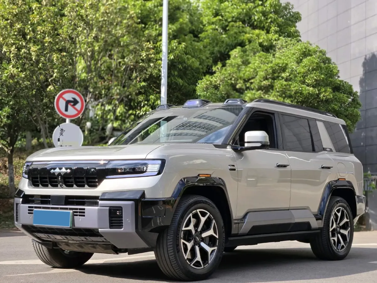 2025 FangChengBao Bao 8 2.0T 245HP L4 E-CVT PHEV 36.8KWH,autocango,china used car exporter,china ev exporter,chinese used car exporter,chinese used ev exporter